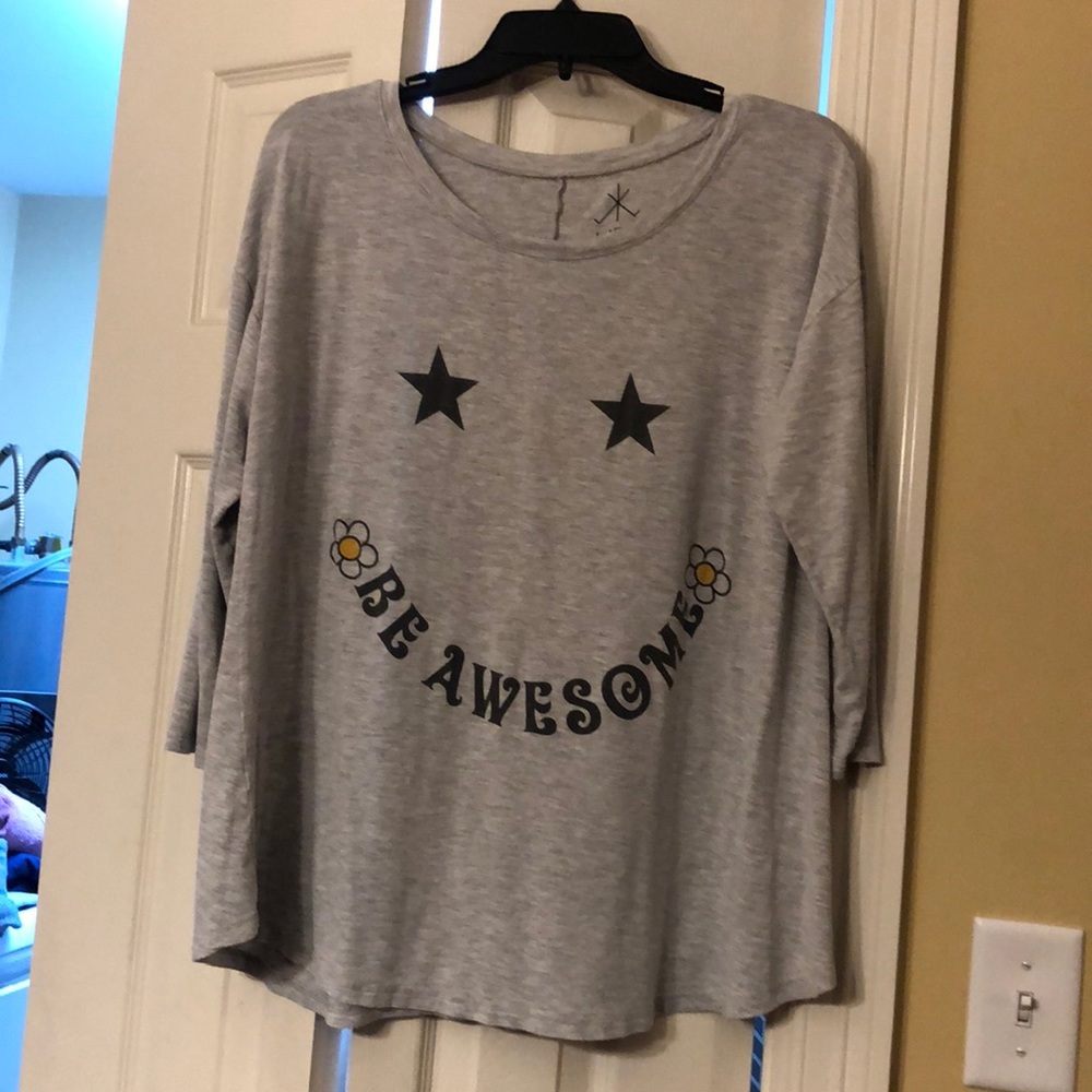 Life clothing Dressy Tee